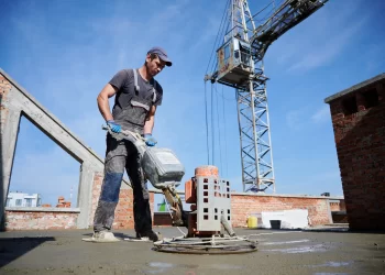 Understanding the Role and Responsibilities of Concreters in the Construction Industry